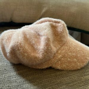 Jones New York fluffy pink page boy hat.